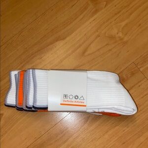 Definite Articles Women’s Small Crew Socks. New.